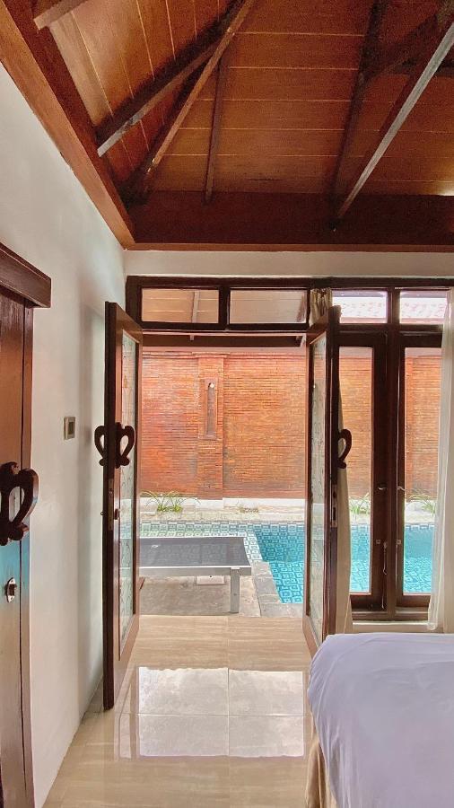 Chrome Hotel & Resort Solo Colomadu Екстериор снимка